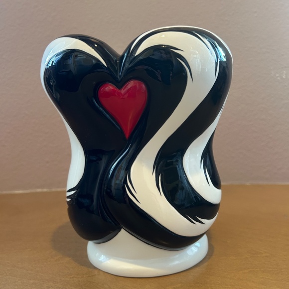 Pepe & Penelope Vase with Original Box (1997 Warner Bros Studio Store Exclusive) - Picture 4 of 14